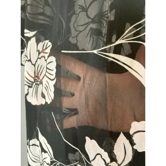 Secret treasures black and white floral robe - Picture 7 of 8